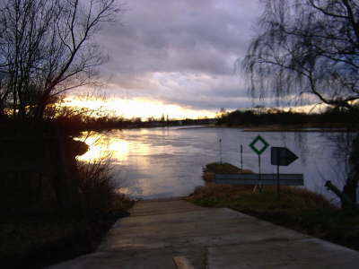 Hafeneinfahrt im Sonnenuntergang